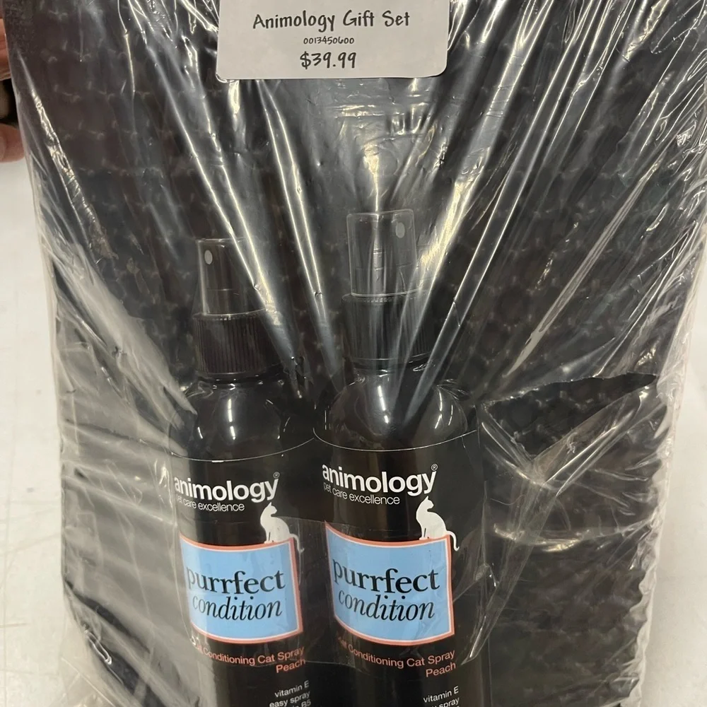 Animology Gift Bundle for Cats Black Honeycomb Cat Litter Mat with Animology.